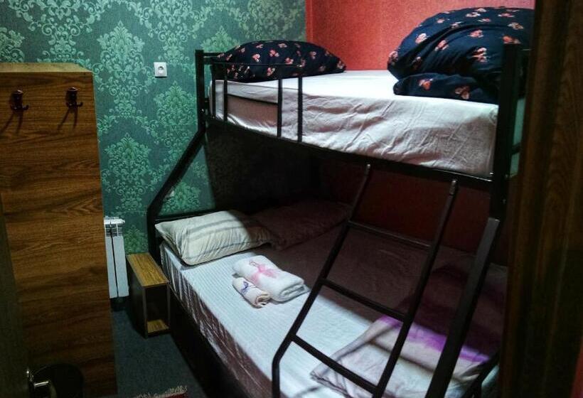 اتاق راحتی سه تخته, Hostel Violet