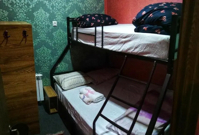 اتاق راحتی سه تخته, Hostel Violet