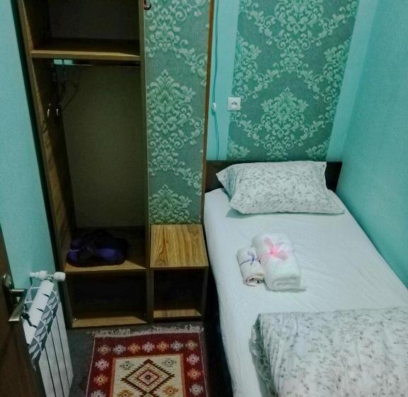 اتاق اکونومی یک تخته, Hostel Violet