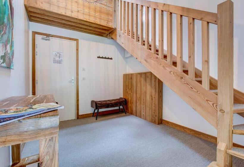 חדר משפחתי דלוקס, Du Lac