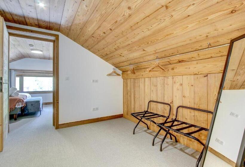 חדר משפחתי דלוקס, Du Lac