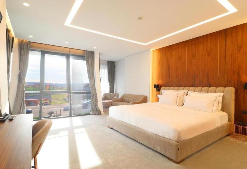 디럭스 룸 킹사이즈 침대, Nirvana Resort & Spa