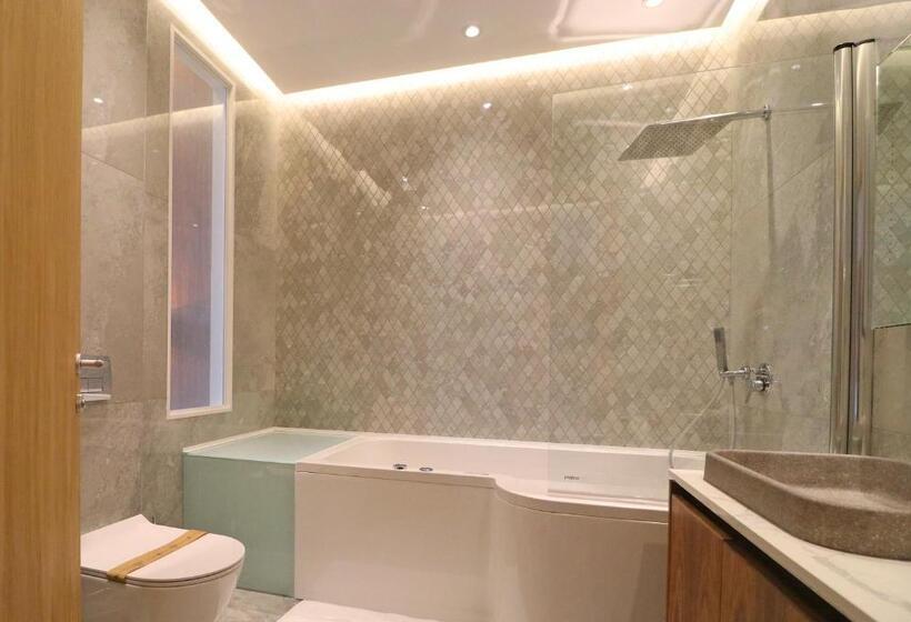 带大床的高级房间, Nirvana Resort & Spa