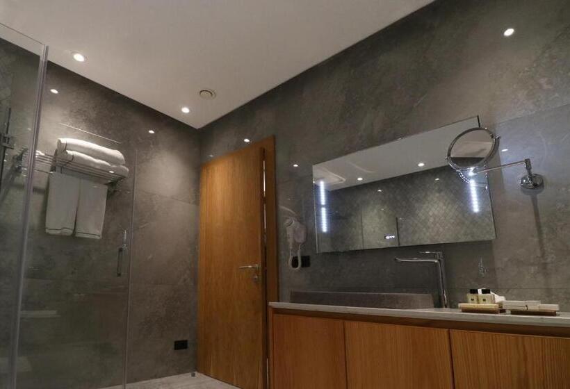 带大床的高级房间, Nirvana Resort & Spa