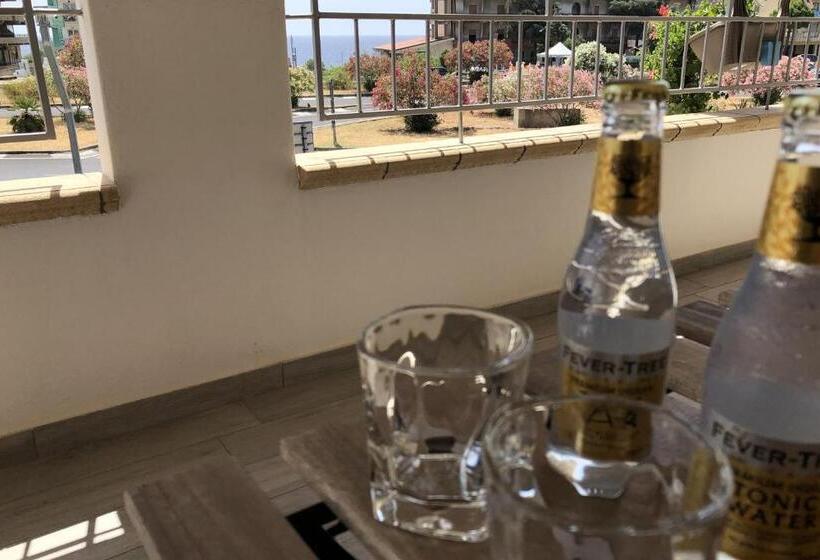 غرفة ديلوكس مزودة بشرفة, Accòmodati B&b