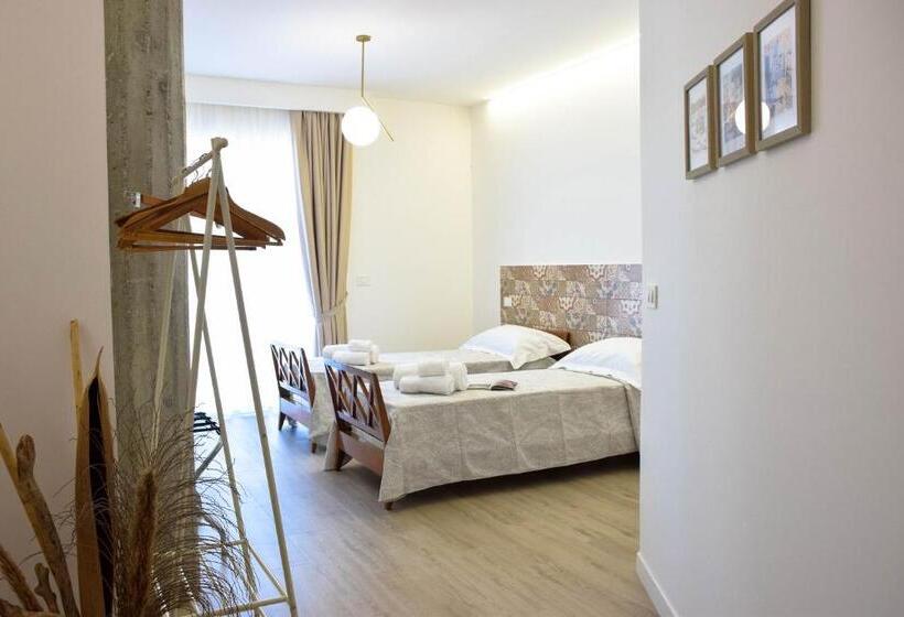 Номер Deluxe с Балконом, Accòmodati B&b