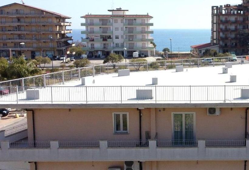 غرفة قياسية ثلاثية مزودة بشرفة, Accòmodati B&b