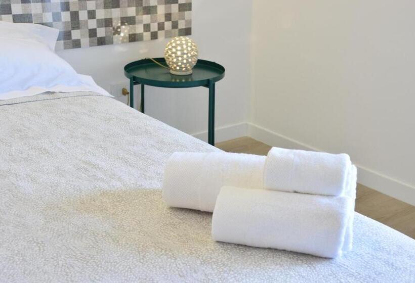 غرفة قياسية ثلاثية مزودة بشرفة, Accòmodati B&b