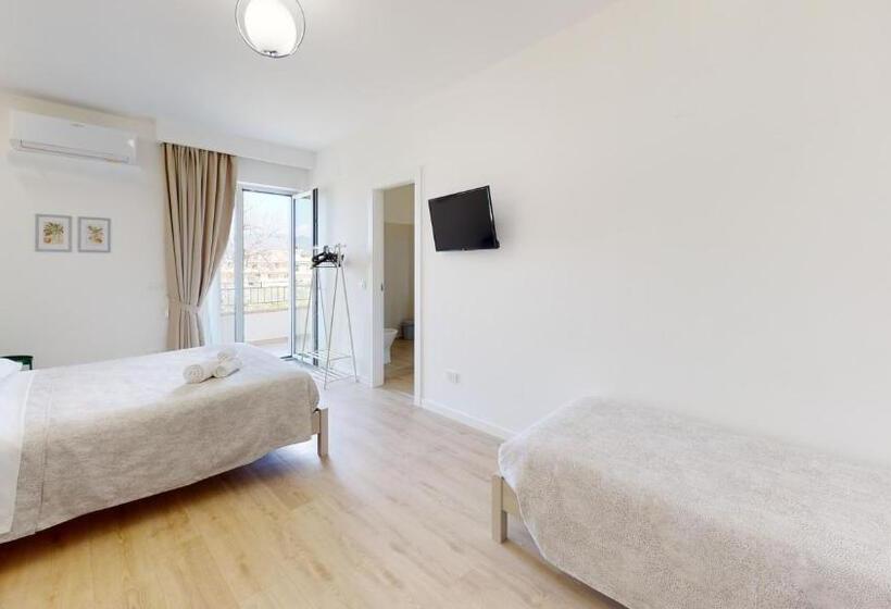 غرفة قياسية ثلاثية مزودة بشرفة, Accòmodati B&b