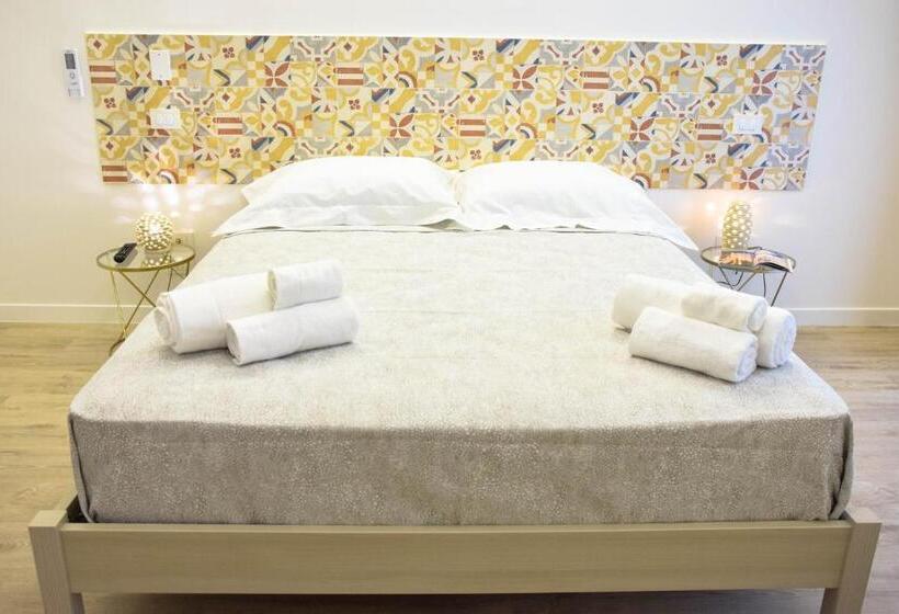 غرفة قياسية رباعية مزودة بشُرفة, Accòmodati B&b