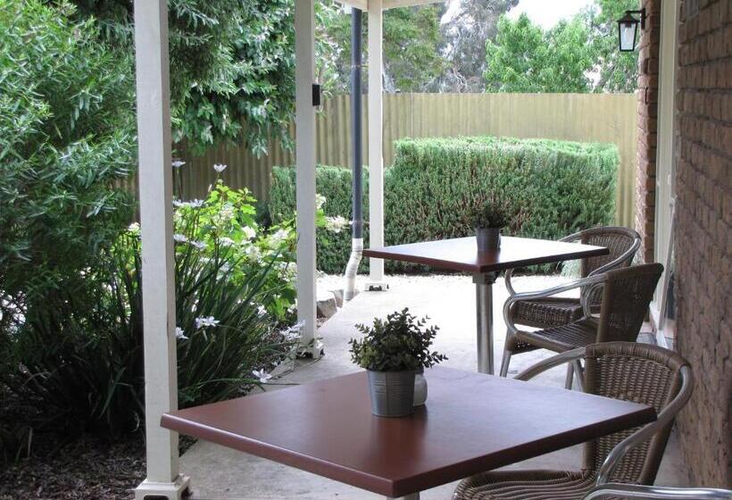 Номер Стандарт Вид на Сад, 1839 Cottages