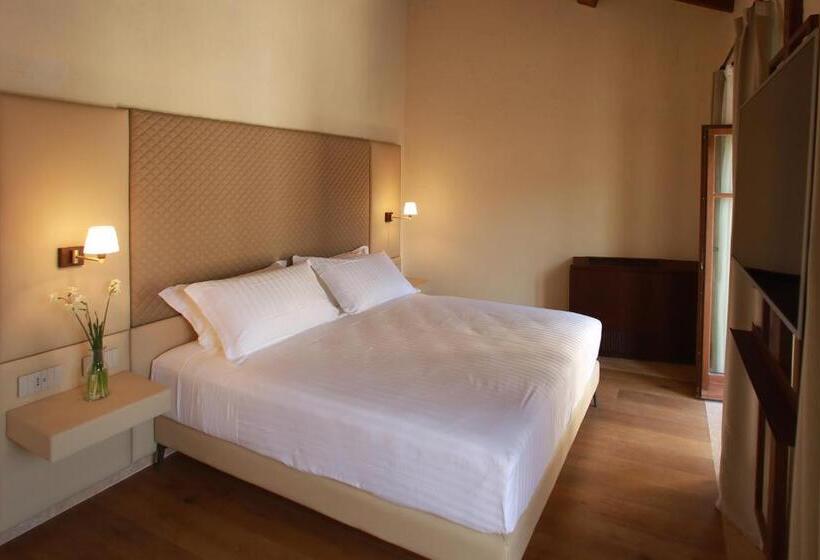 带园景的小型套房, Corte Regia Relais & Spa