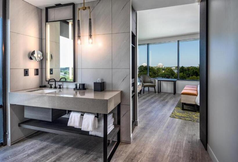 带大床的豪华间, Hyatt Centric Charlotte Southpark