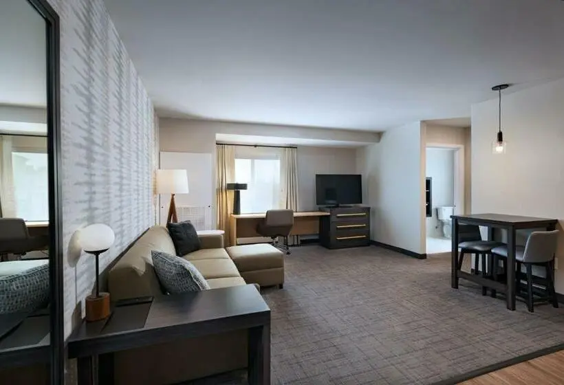 キングサイズベッドのスイートルーム, Residence Inn New Brunswick Tower Center Blvd