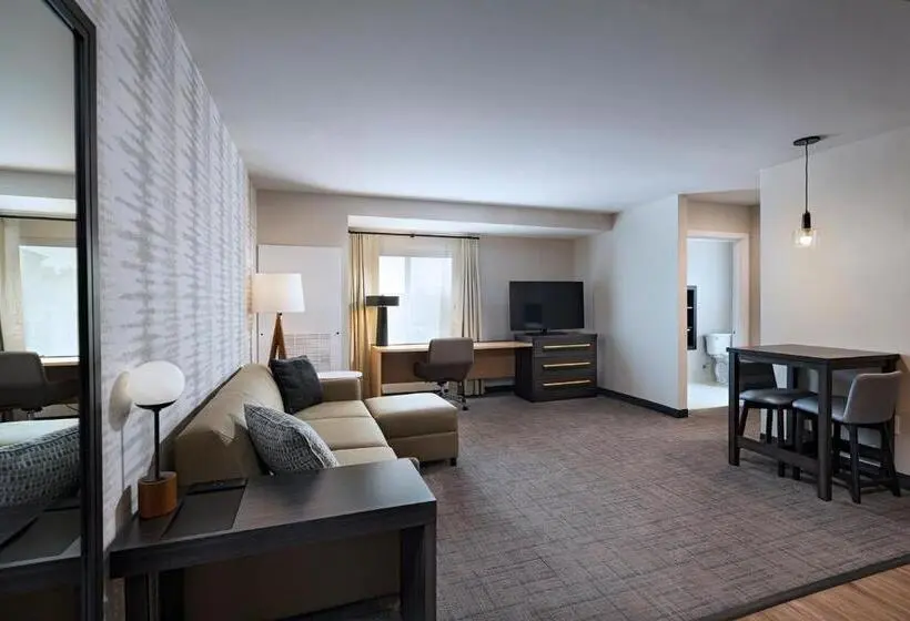 キングサイズベッドのスイートルーム, Residence Inn New Brunswick Tower Center Blvd