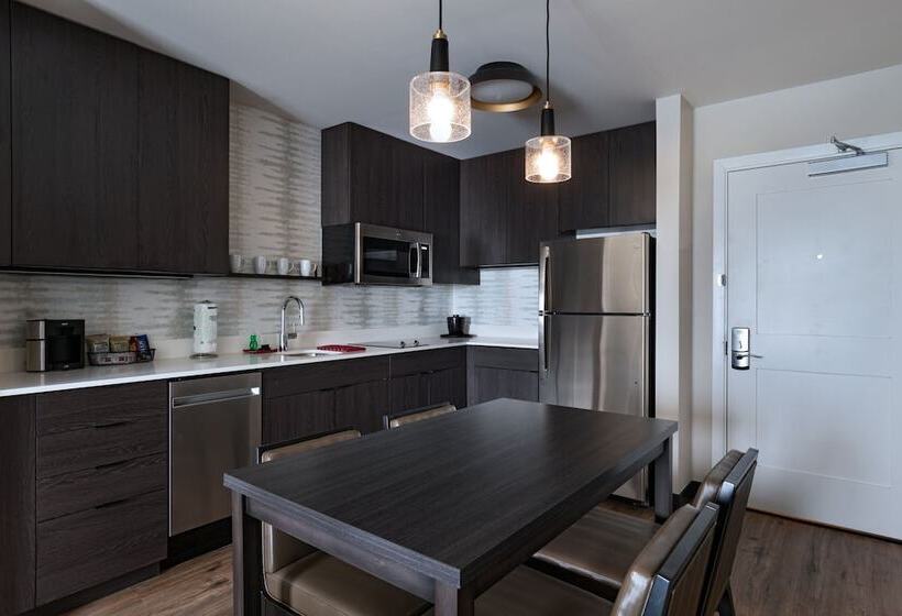 جناح, Residence Inn New Brunswick Tower Center Blvd