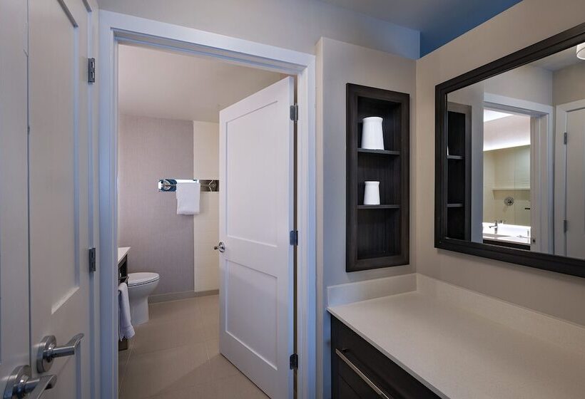 جناح, Residence Inn New Brunswick Tower Center Blvd