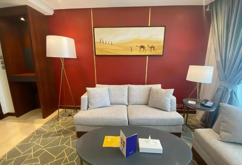 سوییت جونیور, Velar Inn