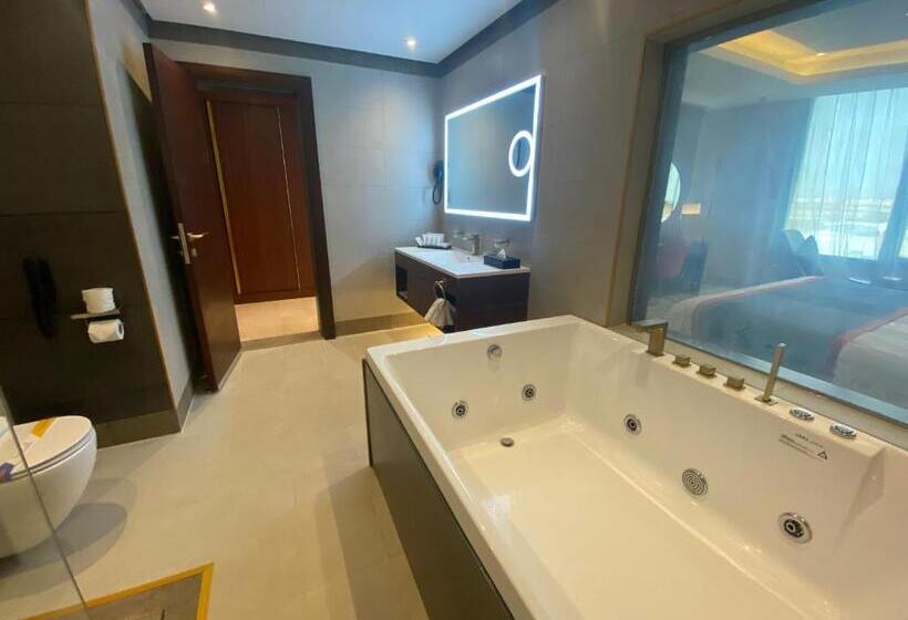 ジュニアスイート, Velar Inn