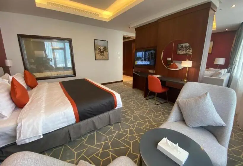 سوییت جونیور, Velar Inn