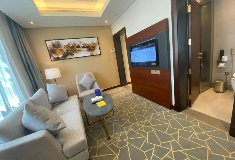 سوییت لوکس, Velar Inn