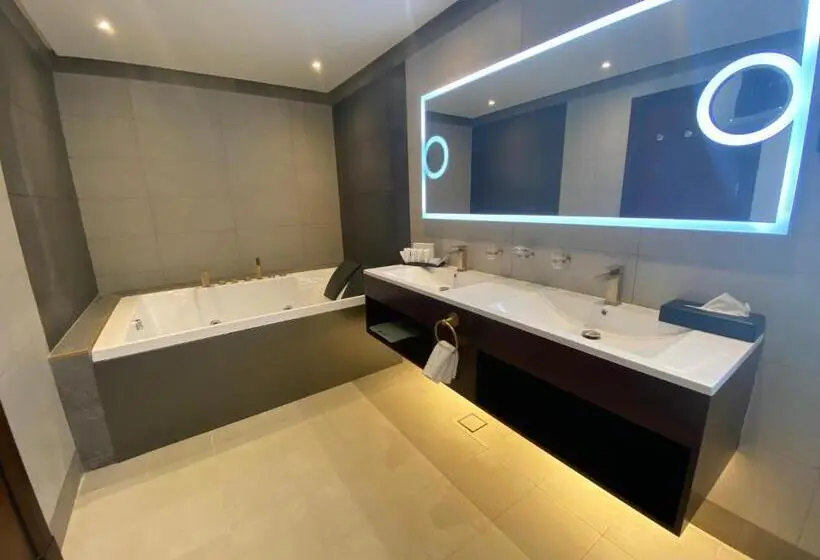 سوییت اجرایی, Velar Inn
