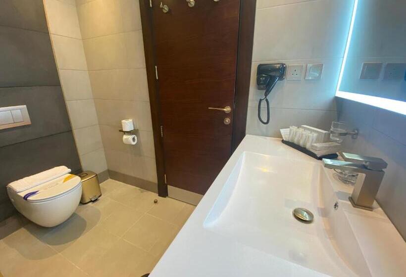 スーペリアースイート, Velar Inn