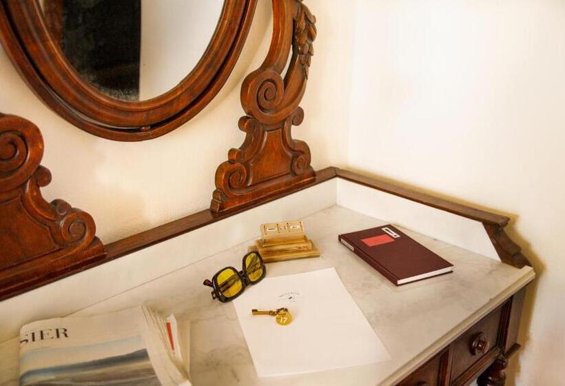 Номер Стандарт, Weisses Rössl