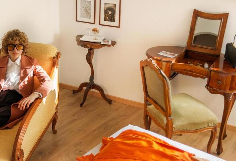 Номер Стандарт, Weisses Rössl