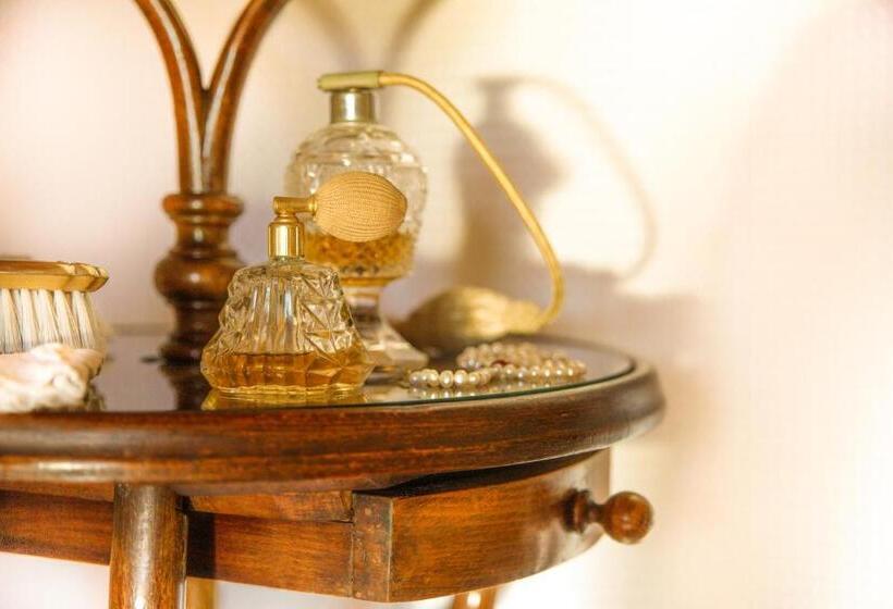 Номер Комфорт, Weisses Rössl