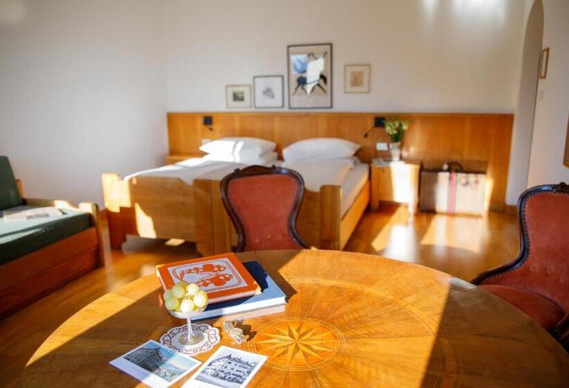 Трехместный Номер Комфорт, Weisses Rössl