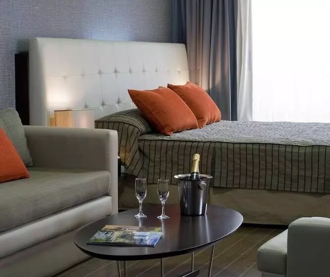 استودیوی استاندارد, Ayres Apartments Recoleta Guido