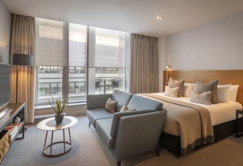 キングサイズベッドのスーペリアルーム, Clayton Hotel London Wall