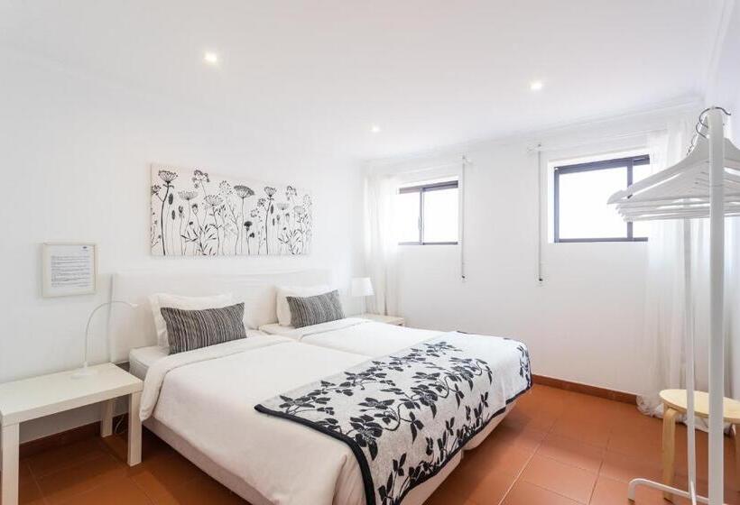 اتاق پایه با سرویس بهداشتی مشترک, Blue Buddha Beach House