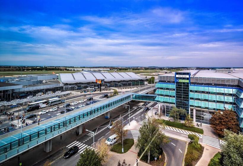 带观景的标准间, Courtyard By Marriott Prague Airport