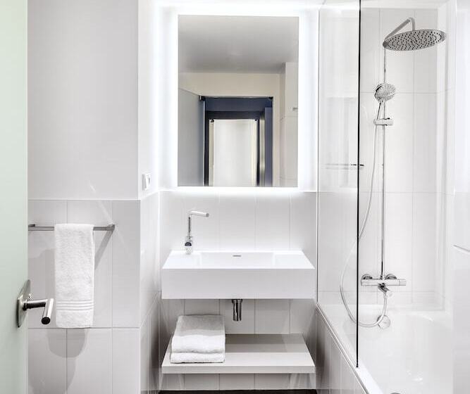 带观景的标准间, Courtyard By Marriott Prague Airport