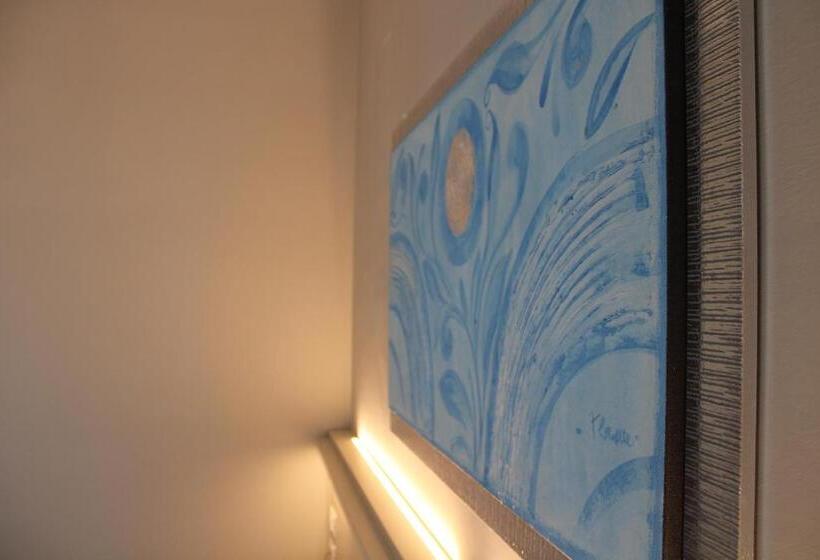 スタンダードルーム, Delfina