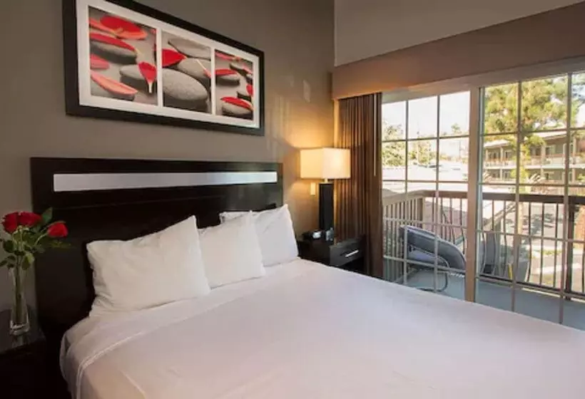 اتاق استاندارد یک نفره, Granada Inn
