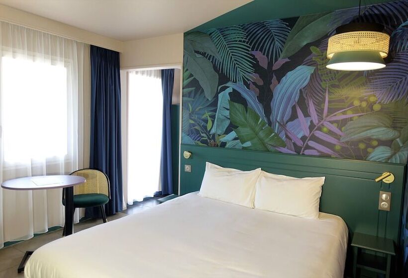 4인용 스탠다드 룸, Hôtel Grand Confort Le Moulin Rouge