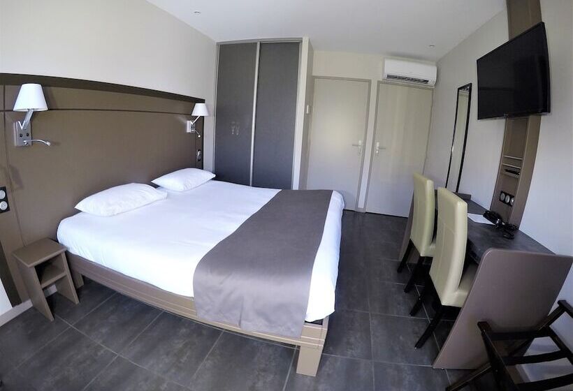 Номер Superior, Hôtel Grand Confort Le Moulin Rouge