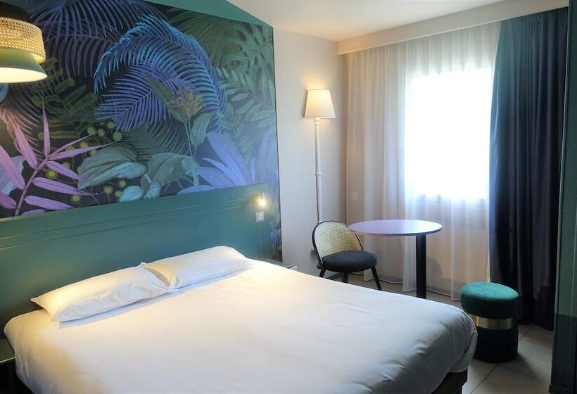 Номер Стандарт, Hôtel Grand Confort Le Moulin Rouge