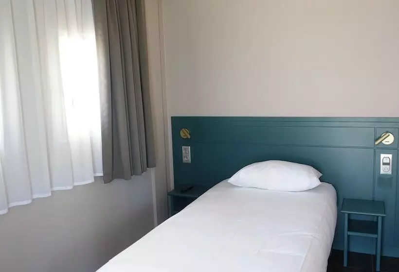 スタンダードトリプルルーム, Hôtel Grand Confort Le Moulin Rouge