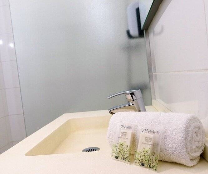 스탠다드 룸, Hôtel Grand Confort Le Moulin Rouge