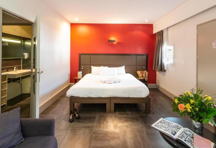 4인용 스탠다드 룸, Hôtel Grand Confort Le Moulin Rouge