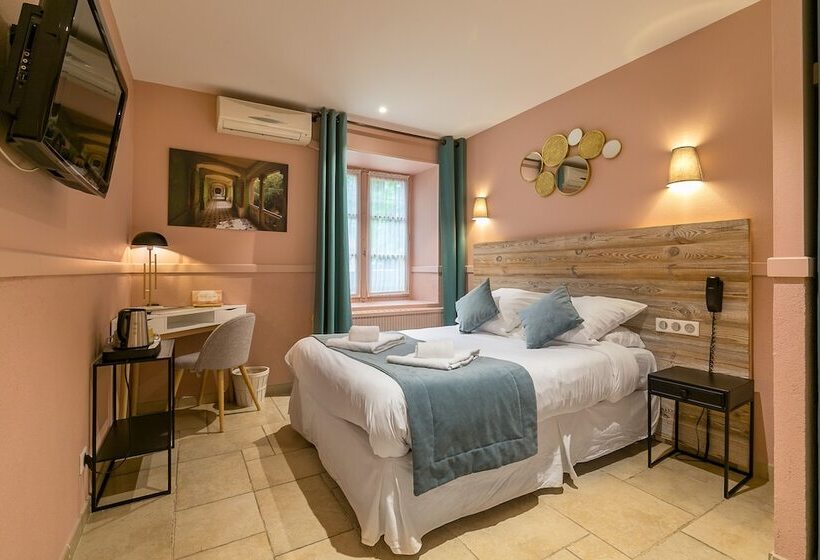 חדר משפחתי, Le Central Boutique