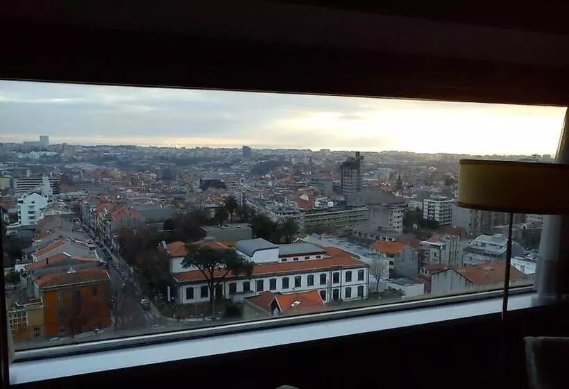 اتاق استاندارد سه نفره, Miradouro