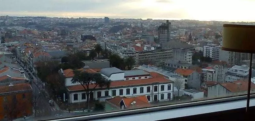 اتاق استاندارد سه نفره, Miradouro