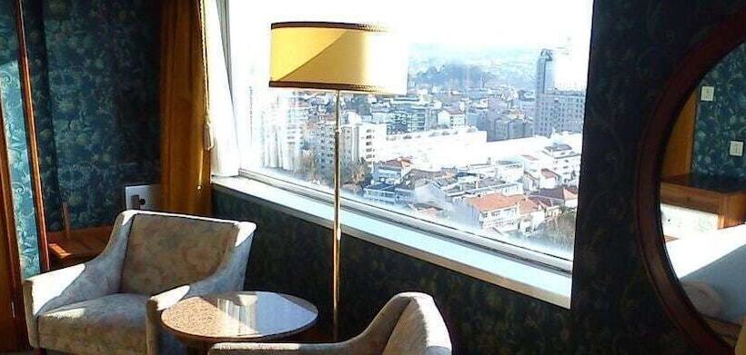 اتاق استاندارد سه نفره, Miradouro