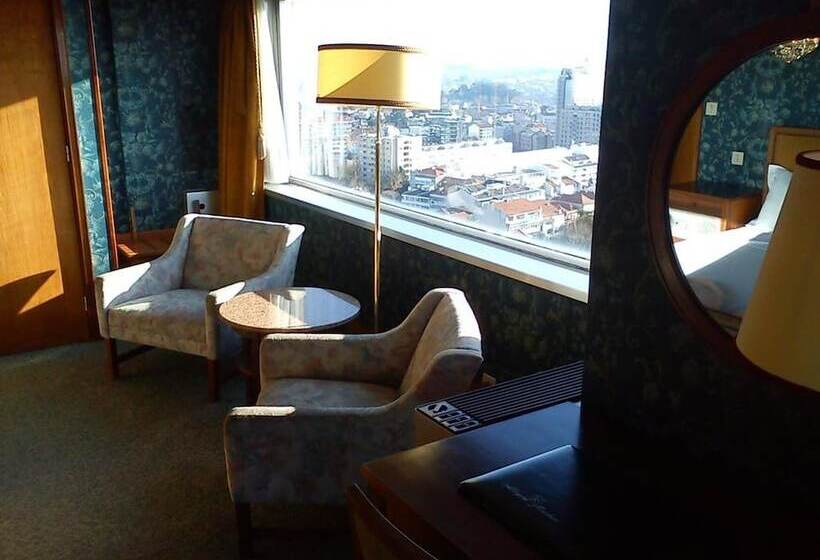 اتاق استاندارد سه نفره, Miradouro