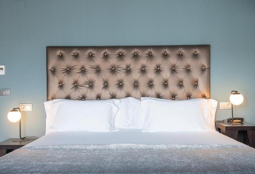 高级大房间, Pamplona Catedral